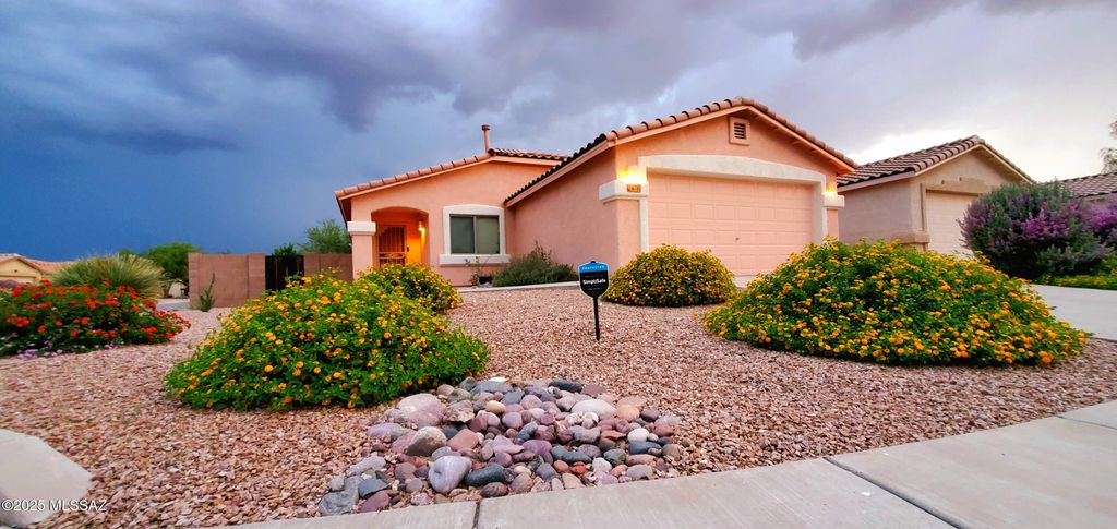 6751 W Quailwood Way, Tucson, AZ 85757