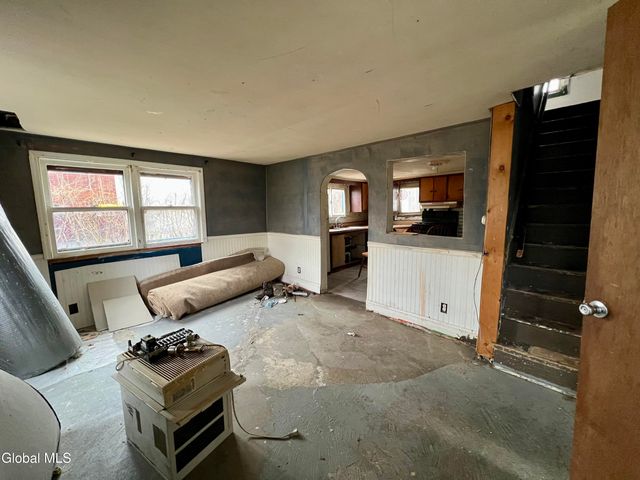 43 New York Avenue, East Greenbush, NY 12144