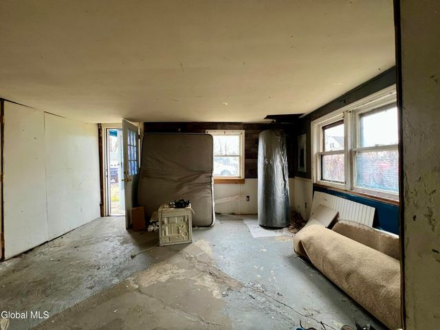 43 New York Avenue, East Greenbush, NY 12144