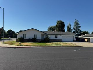 2192 Beverly Avenue, Clovis, CA 93611