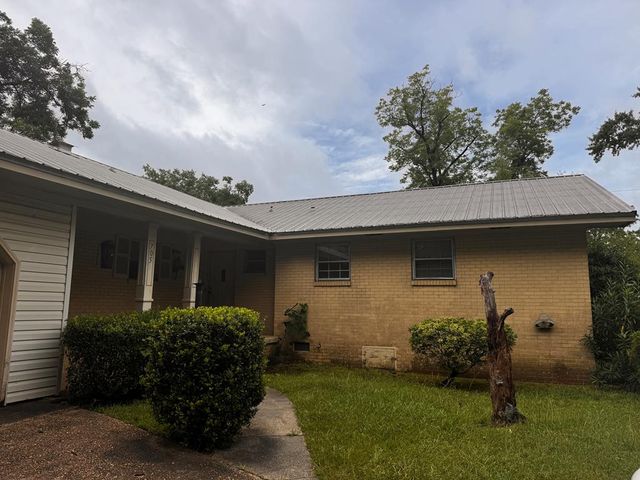 705 Dogwood, Dothan, AL 36301