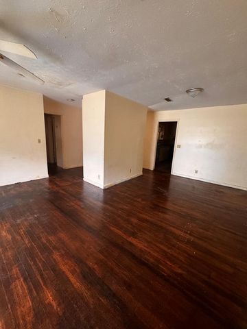 705 Dogwood, Dothan, AL 36301