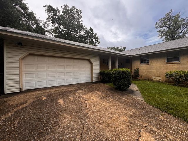 705 Dogwood, Dothan, AL 36301