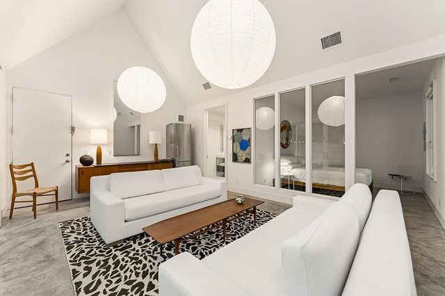 1803 Palma PLZ, Austin, TX 78703