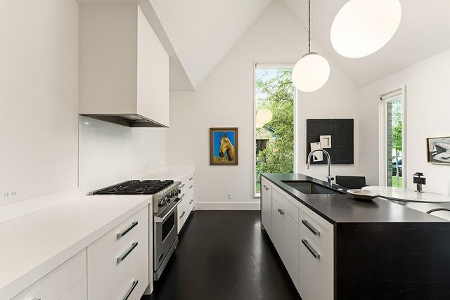 1803 Palma PLZ, Austin, TX 78703