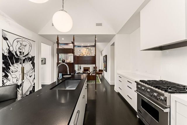 1803 Palma PLZ, Austin, TX 78703