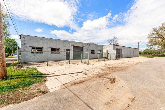 1505 W Beardsley Avenue, Elkhart, IN 46514