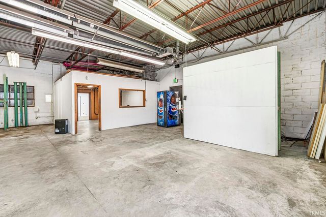 1505 W Beardsley Avenue, Elkhart, IN 46514