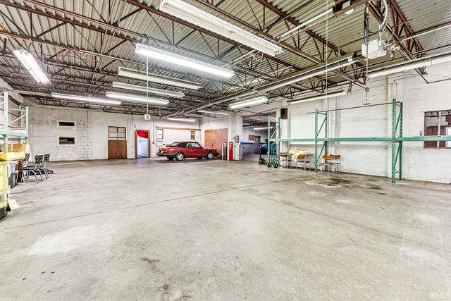 1505 W Beardsley Avenue, Elkhart, IN 46514