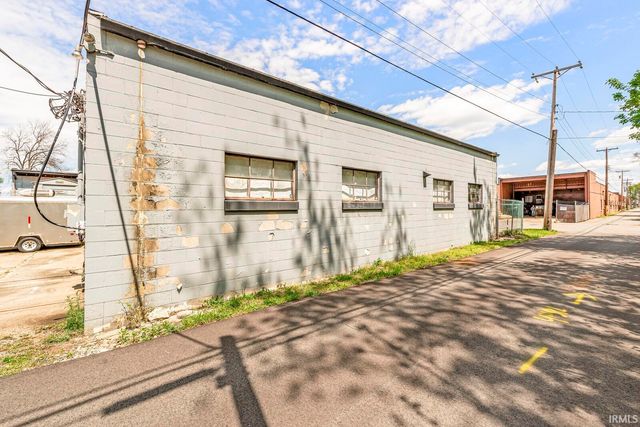 1505 W Beardsley Avenue, Elkhart, IN 46514