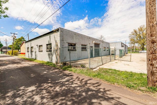1505 W Beardsley Avenue, Elkhart, IN 46514