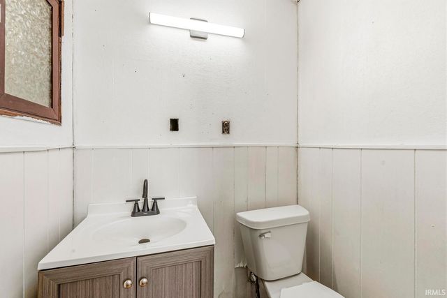 1505 W Beardsley Avenue, Elkhart, IN 46514