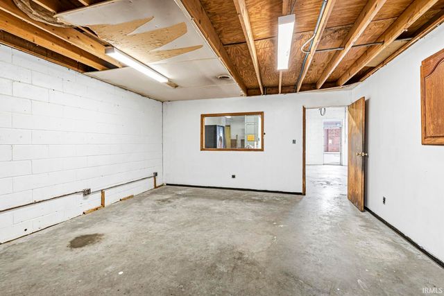 1505 W Beardsley Avenue, Elkhart, IN 46514