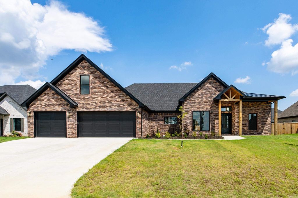 6048 Majestic Waters Drive, Benton, AR 72019