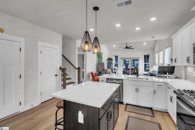 43 Carriage Run Drive, Simpsonville, SC 29681