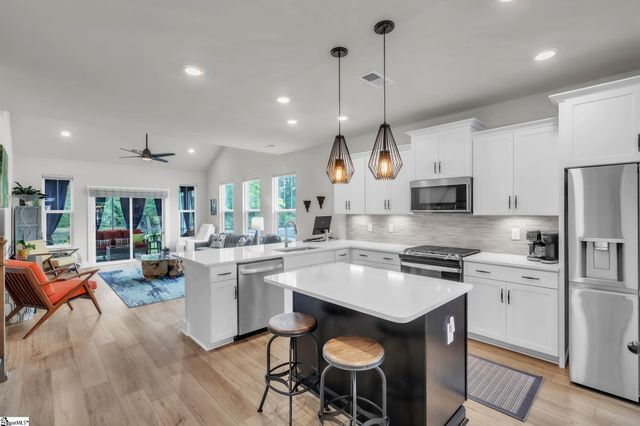 43 Carriage Run Drive, Simpsonville, SC 29681