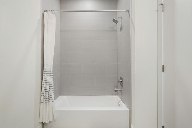 3924 N Lincoln Avenue 503, Chicago, IL 60613