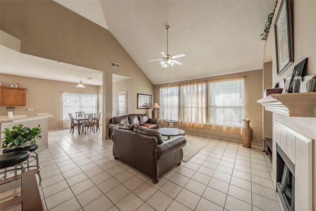 1019 Morningside Drive, Grand Prairie, TX 75052