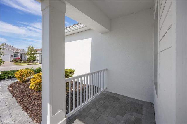 4644 Centaurus CIR, Naples, FL 34120