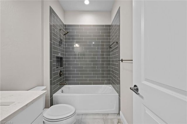 4644 Centaurus CIR, Naples, FL 34120