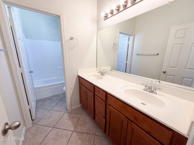 1214 E FRANCES Lane, Gilbert, AZ 85295