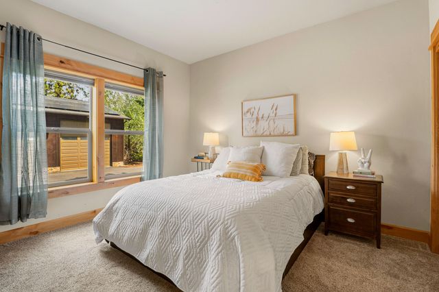 21125 Bear Creek Road, Bend, OR 97701