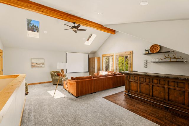21125 Bear Creek Road, Bend, OR 97701