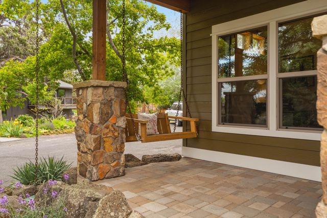 21125 Bear Creek Road, Bend, OR 97701