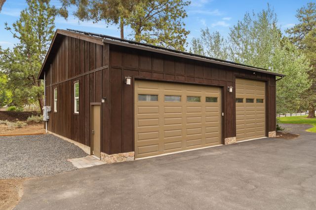 21125 Bear Creek Road, Bend, OR 97701