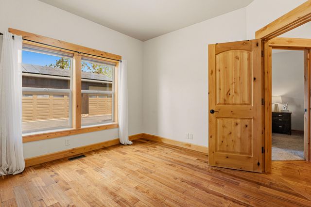 21125 Bear Creek Road, Bend, OR 97701