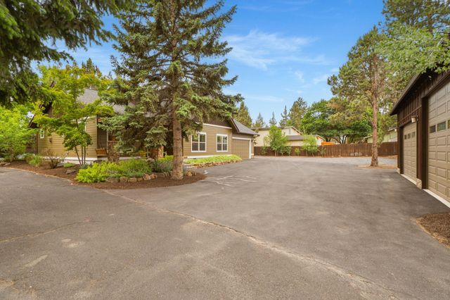 21125 Bear Creek Road, Bend, OR 97701
