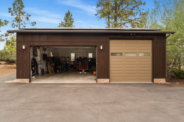 21125 Bear Creek Road, Bend, OR 97701