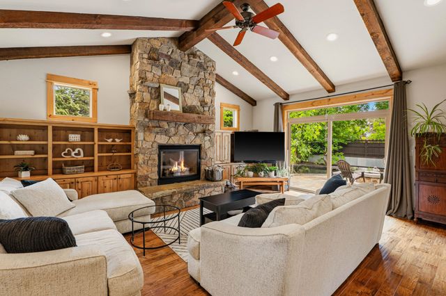21125 Bear Creek Road, Bend, OR 97701