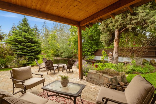 21125 Bear Creek Road, Bend, OR 97701