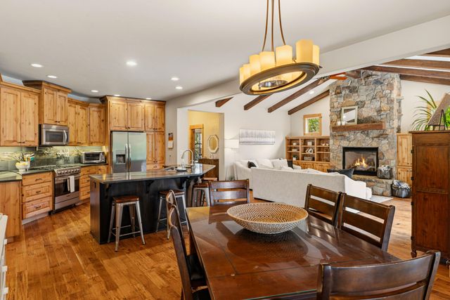 21125 Bear Creek Road, Bend, OR 97701
