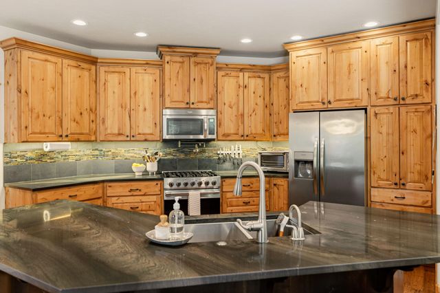 21125 Bear Creek Road, Bend, OR 97701