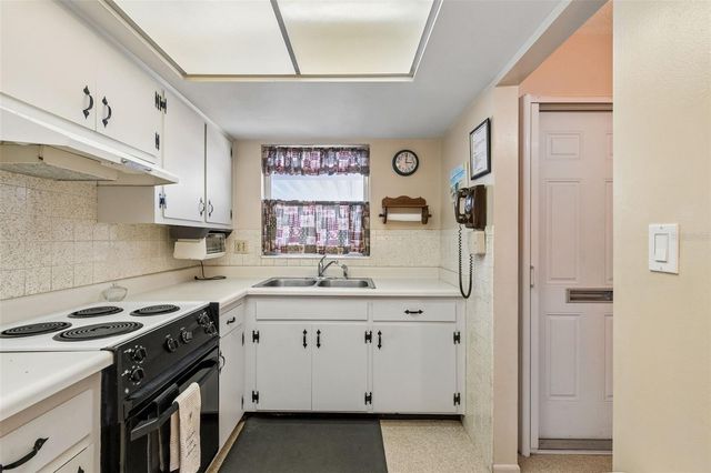 6072 ARLENE WAY, Bradenton, FL 34207