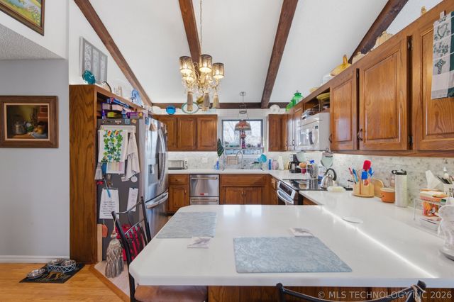 1504 Carey Drive, Grove, OK 74344