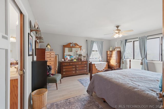 1504 Carey Drive, Grove, OK 74344