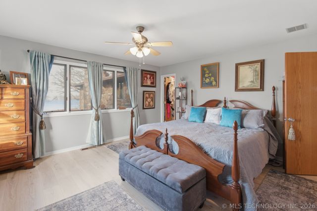 1504 Carey Drive, Grove, OK 74344