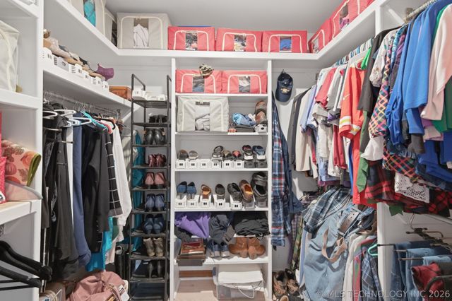 1504 Carey Drive, Grove, OK 74344