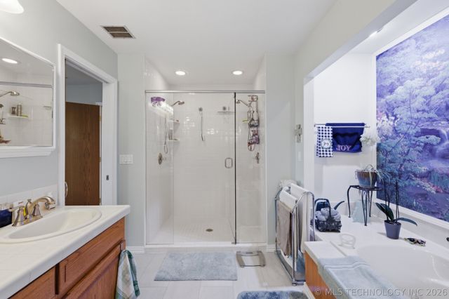 1504 Carey Drive, Grove, OK 74344