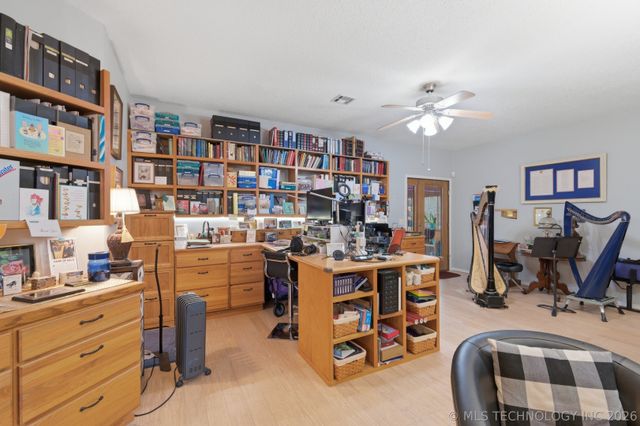 1504 Carey Drive, Grove, OK 74344