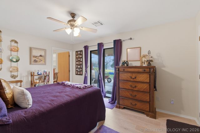 1504 Carey Drive, Grove, OK 74344