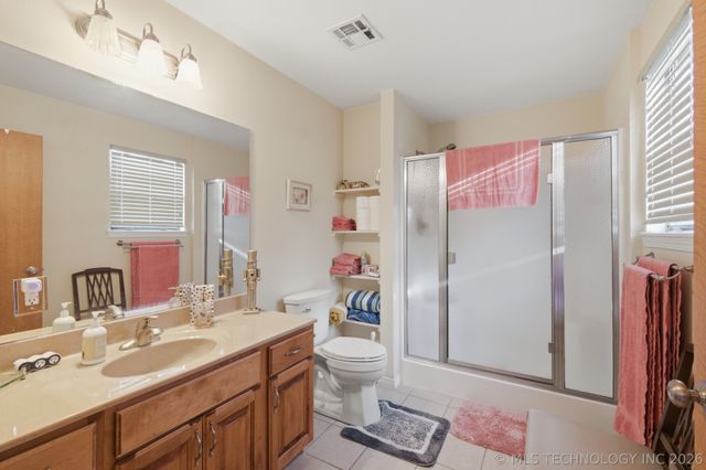 1504 Carey Drive, Grove, OK 74344