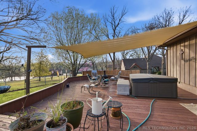 1504 Carey Drive, Grove, OK 74344