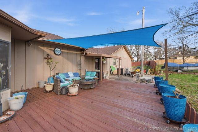 1504 Carey Drive, Grove, OK 74344