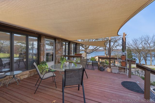 1504 Carey Drive, Grove, OK 74344