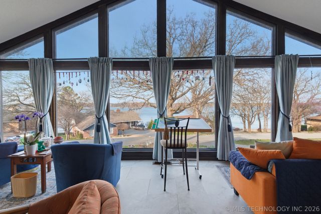 1504 Carey Drive, Grove, OK 74344