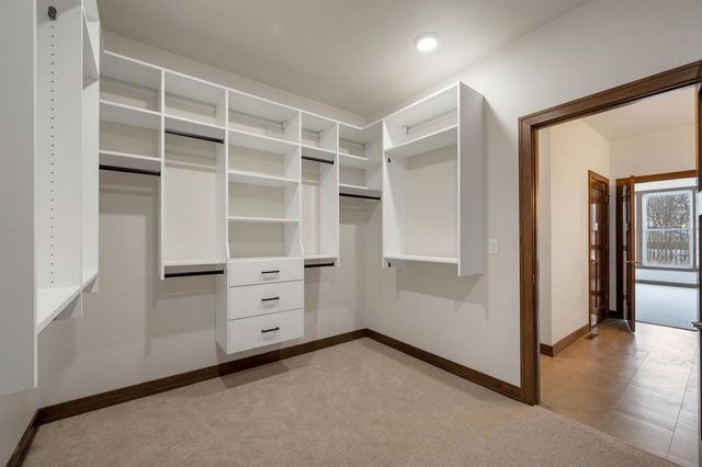 1617 N HONEYSUCKLE CIRCLE, De Pere, WI 54115
